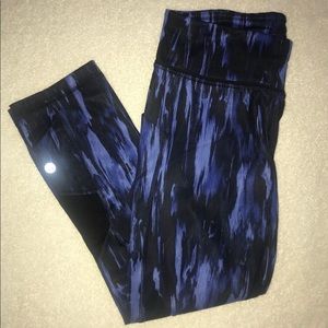 Navy Blue Cropped Lululemon Leggings